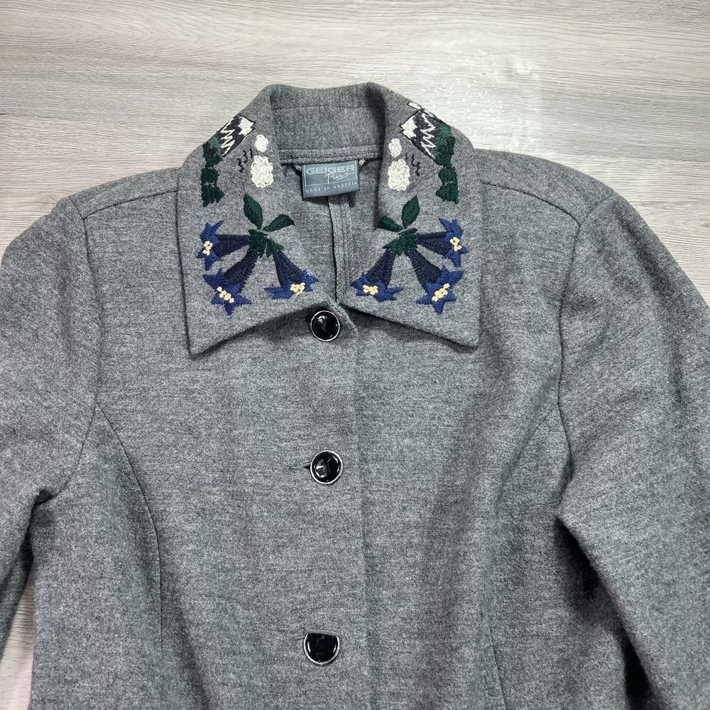 VINTAGE Geiger Skirt Suit Womens 38 Gray Wool Embroidered Floral 2 Piece Austria - Picture 4 of 16